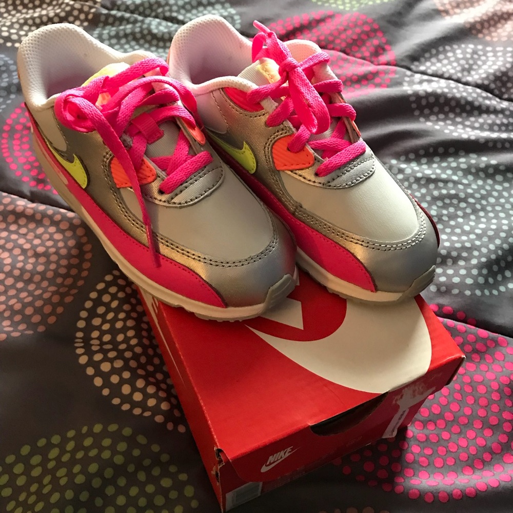 BNWT Girls Nike Air Max 90 Ltd Size 10C